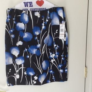 Floral straight skirt.